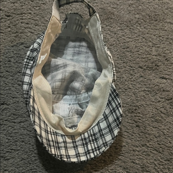 Plaid Black and White Cap - Picture 4 of 4